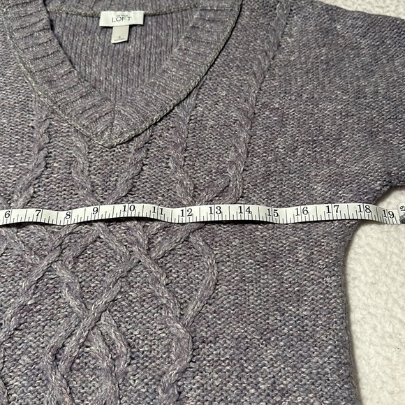 Ann Taylor Loft Gray S/S Sweater, EUC, Size Small - Picture 6 of 9